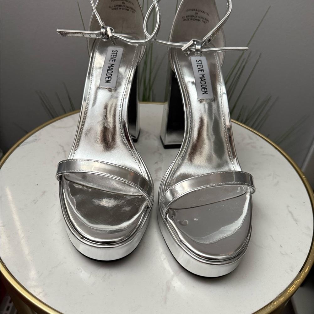 Steve Madden Silver Platform Block  Heels NWOB - Picture 3 of 3